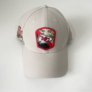 Men’s Kansas City Chiefs New Era Stone 2023 Salute to Service 39THIRTY Hat L/XL